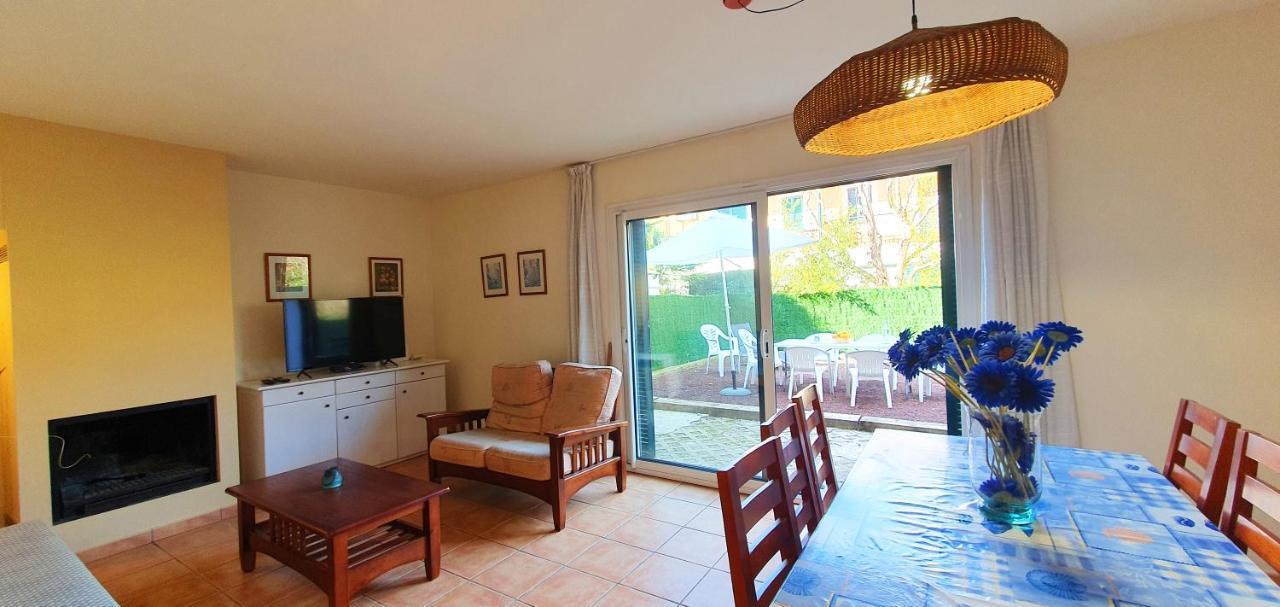 Вилла Casa Mas Pinell 93 Торроэлья-де-Монгри Экстерьер фото